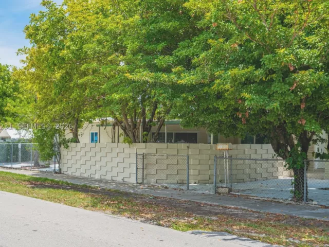 7-bedroom home for rent in Miami - 1701 NW 19th Ave 1701 - MondialRealty