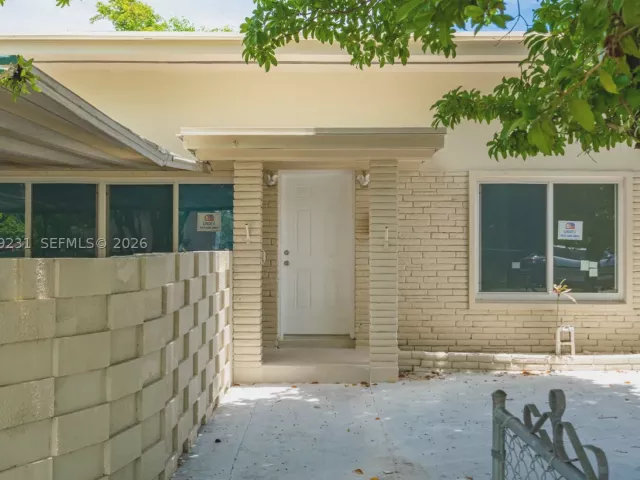 7-bedroom home for rent in Miami - 1701 NW 19th Ave 1701 - MondialRealty