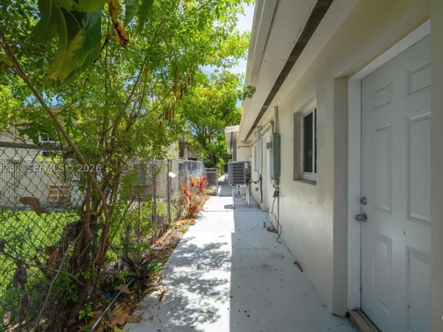 7-bedroom home for rent in Miami - 1701 NW 19th Ave 1701 - MondialRealty