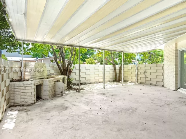 7-bedroom home for rent in Miami - 1701 NW 19th Ave 1701 - MondialRealty