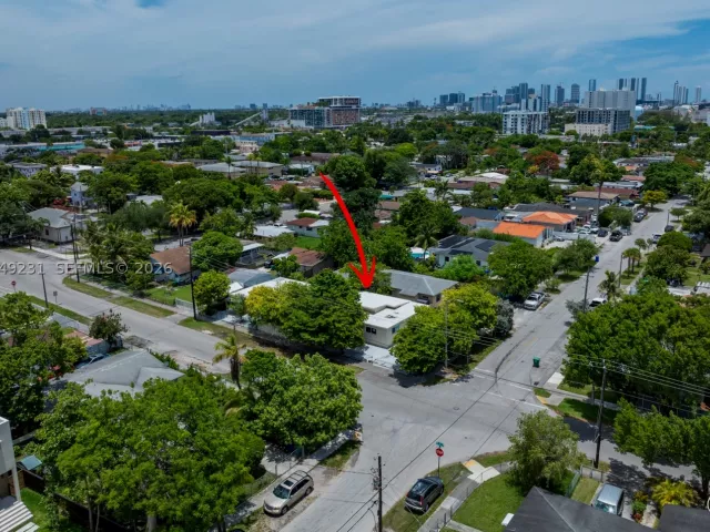 7-bedroom home for rent in Miami - 1701 NW 19th Ave 1701 - MondialRealty