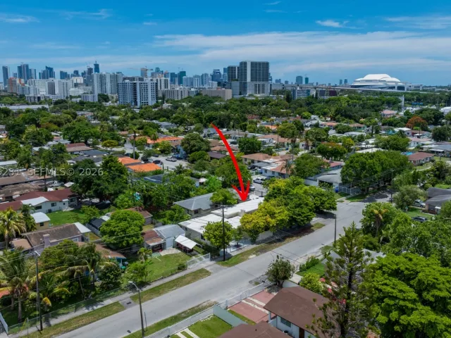 7-bedroom home for rent in Miami - 1701 NW 19th Ave 1701 - MondialRealty