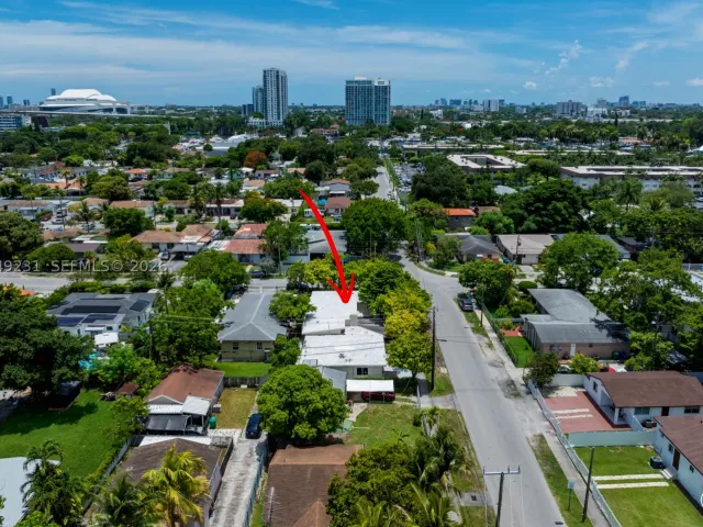 7-bedroom home for rent in Miami - 1701 NW 19th Ave 1701 - MondialRealty