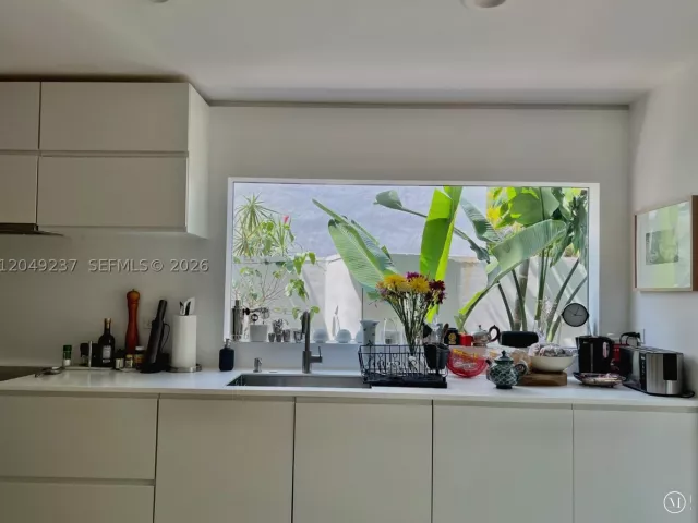 4-bedroom home for rent in Miami - 4101 Battersea Rd 1 - MondialRealty