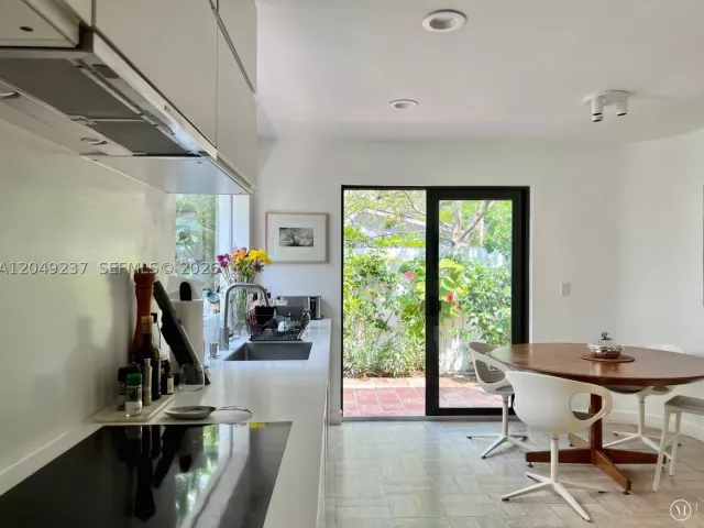 4-bedroom home for rent in Miami - 4101 Battersea Rd 1 - MondialRealty