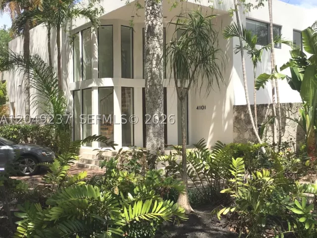 4-bedroom home for rent in Miami - 4101 Battersea Rd 1 - MondialRealty