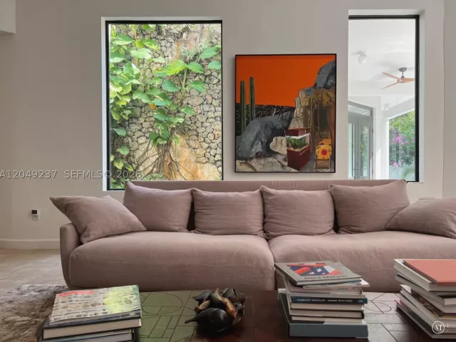 4-bedroom home for rent in Miami - 4101 Battersea Rd 1 - MondialRealty