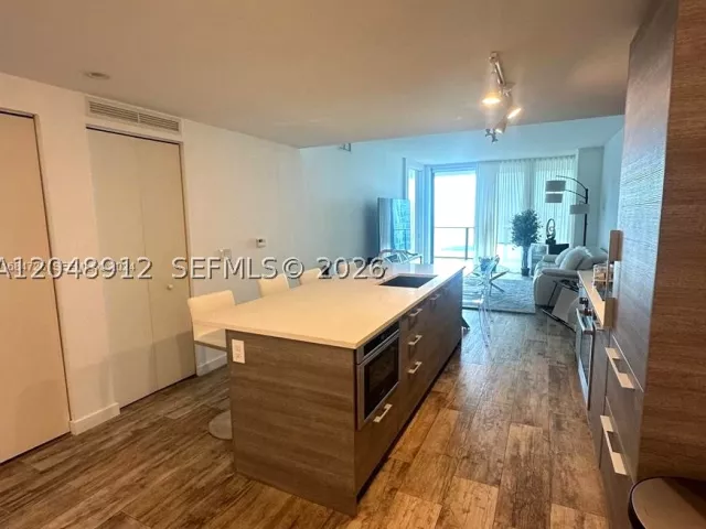 2-bedroom condo for sale in Miami - 650 NE 32nd St 4205 - MondialRealty