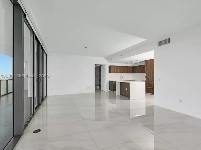 3-bedroom condo for sale in Miami - 3131 NE 7th Ave 1806 - MondialRealty