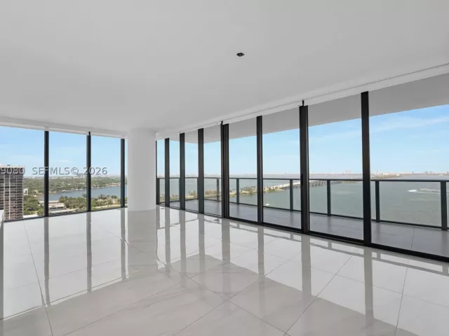 3-bedroom condo for sale in Miami - 3131 NE 7th Ave 1806 - MondialRealty