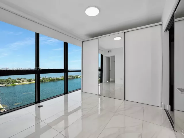 3-bedroom condo for sale in Miami - 3131 NE 7th Ave 1806 - MondialRealty