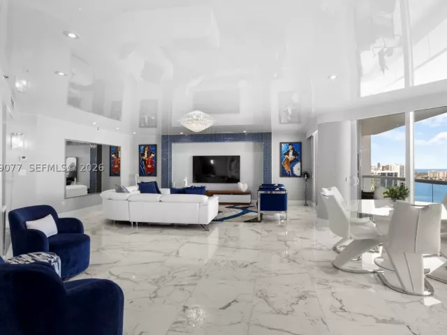 3-bedroom condo for sale in Aventura - 2600 Island Blvd 2603 - MondialRealty