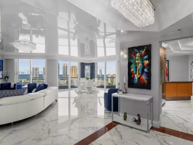 3-bedroom condo for sale in Aventura - 2600 Island Blvd 2603 - MondialRealty