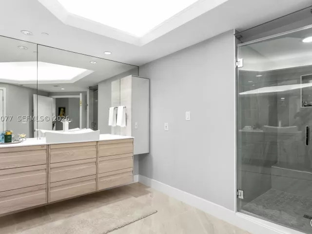 3-bedroom condo for sale in Aventura - 2600 Island Blvd 2603 - MondialRealty