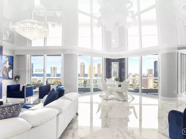 3-bedroom condo for sale in Aventura - 2600 Island Blvd 2603 - MondialRealty
