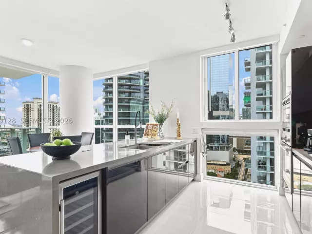 2-bedroom condo for rent in Miami - 1080 Brickell Ave 2609 - MondialRealty