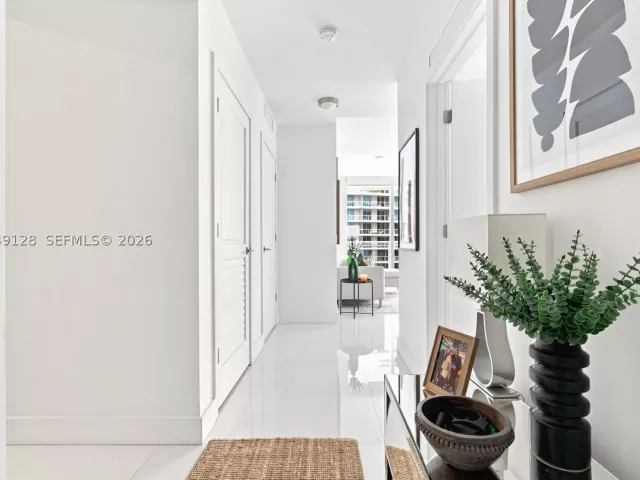 2-bedroom condo for rent in Miami - 1080 Brickell Ave 2609 - MondialRealty