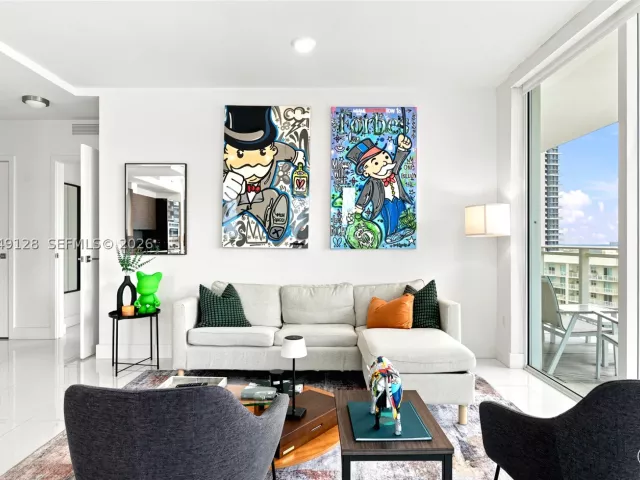 2-bedroom condo for rent in Miami - 1080 Brickell Ave 2609 - MondialRealty