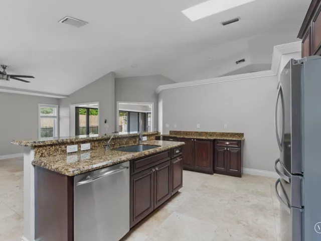 4-bedroom home for rent in Boca Raton - 1598 SW 5th Avenue - MondialRealty