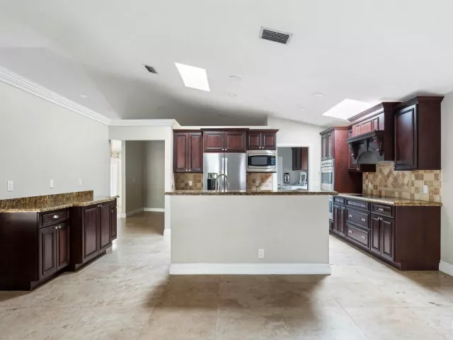 4-bedroom home for rent in Boca Raton - 1598 SW 5th Avenue - MondialRealty