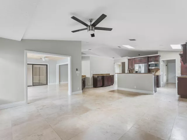 4-bedroom home for rent in Boca Raton - 1598 SW 5th Avenue - MondialRealty