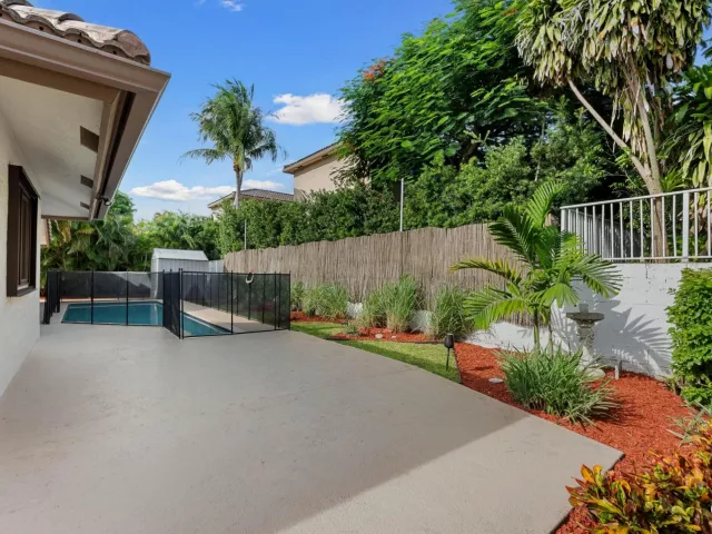 4-bedroom home for rent in Boca Raton - 1598 SW 5th Avenue - MondialRealty