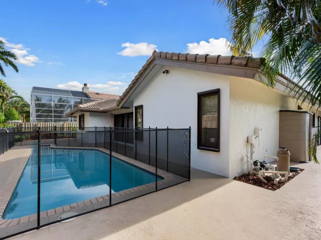 4-bedroom home for rent in Boca Raton - 1598 SW 5th Avenue - MondialRealty
