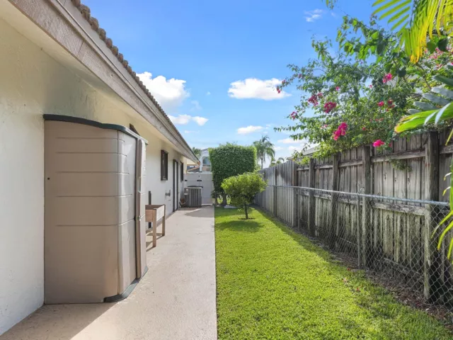 4-bedroom home for rent in Boca Raton - 1598 SW 5th Avenue - MondialRealty