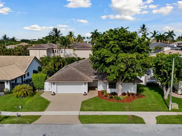4-bedroom home for rent in Boca Raton - 1598 SW 5th Avenue - MondialRealty