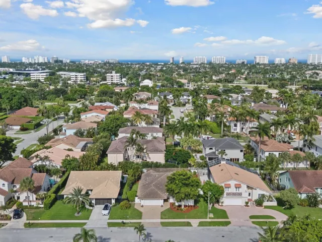 4-bedroom home for rent in Boca Raton - 1598 SW 5th Avenue - MondialRealty