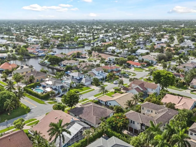 4-bedroom home for rent in Boca Raton - 1598 SW 5th Avenue - MondialRealty