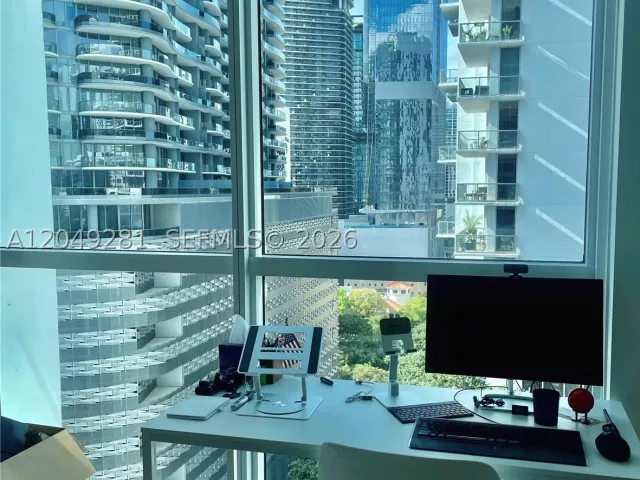 2-bedroom condo for rent in Miami - 1080 Brickell Ave 1709 - MondialRealty
