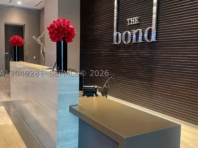 2-bedroom condo for rent in Miami - 1080 Brickell Ave 1709 - MondialRealty