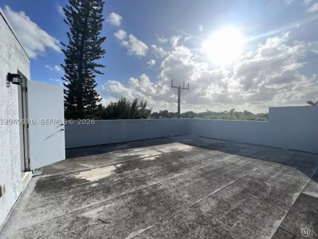 3-bedroom home for rent in Pompano Beach - 1121 NE 23rd Ter 1121 - MondialRealty