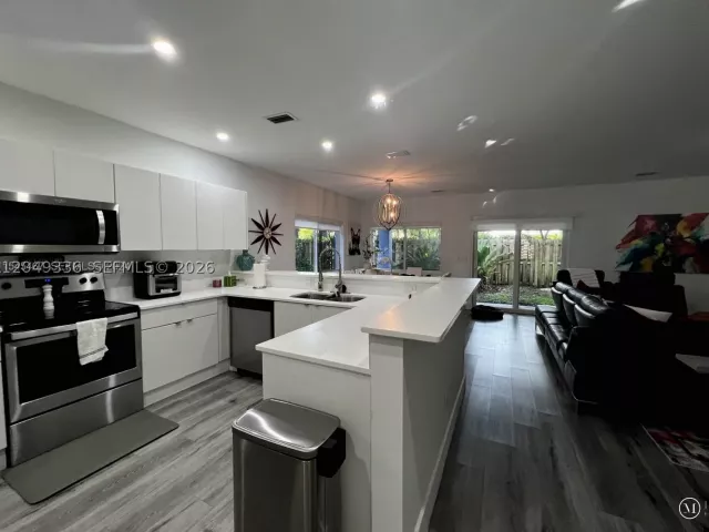 3-bedroom home for rent in Pompano Beach - 1121 NE 23rd Ter 1121 - MondialRealty