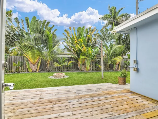 2-bedroom home for rent in Deerfield Beach - 909 SE 16 Place - MondialRealty