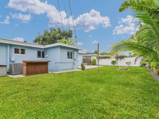 2-bedroom home for rent in Deerfield Beach - 909 SE 16 Place - MondialRealty
