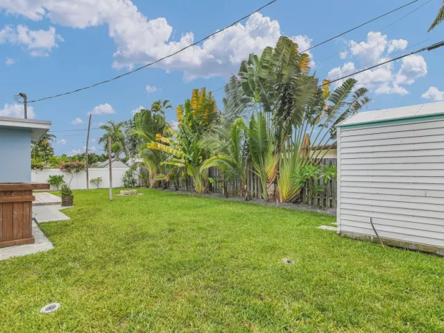 2-bedroom home for rent in Deerfield Beach - 909 SE 16 Place - MondialRealty