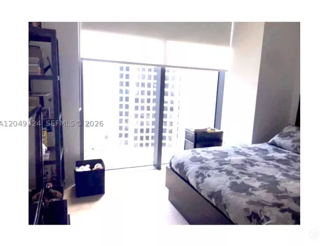 2-bedroom condo for rent in Miami - 68 SE 6th St 2007 - MondialRealty