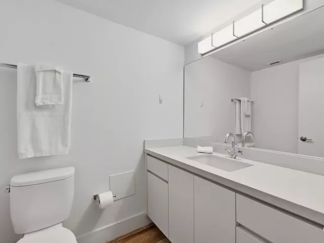 1-bedroom condo for sale in Miami Beach - 2301 Collins Avenue 1205 - MondialRealty