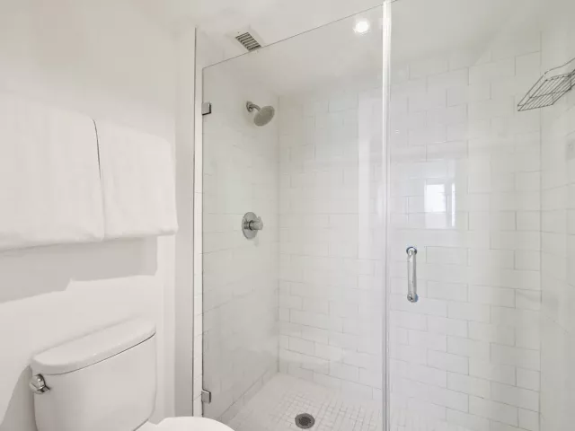 1-bedroom condo for sale in Miami Beach - 2301 Collins Avenue 1205 - MondialRealty