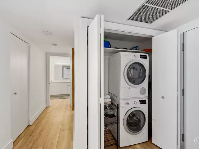 1-bedroom condo for sale in Miami Beach - 2301 Collins Avenue 1205 - MondialRealty