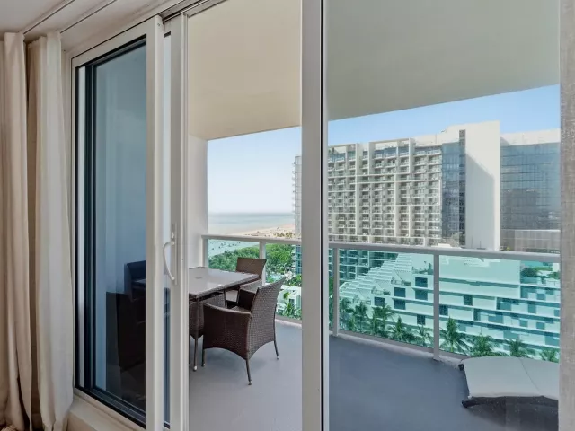 1-bedroom condo for sale in Miami Beach - 2301 Collins Avenue 1205 - MondialRealty