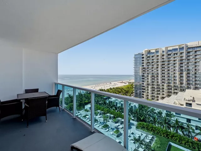 1-bedroom condo for sale in Miami Beach - 2301 Collins Avenue 1205 - MondialRealty