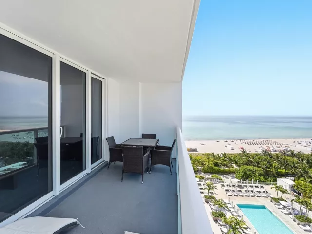 1-bedroom condo for sale in Miami Beach - 2301 Collins Avenue 1205 - MondialRealty