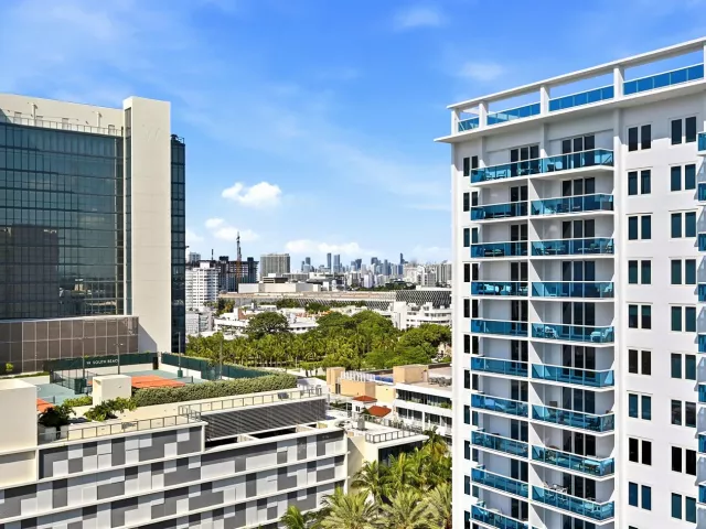 1-bedroom condo for sale in Miami Beach - 2301 Collins Avenue 1205 - MondialRealty