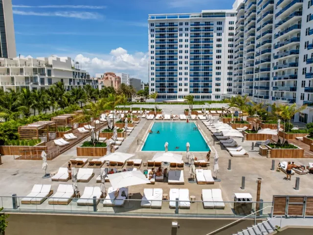 1-bedroom condo for sale in Miami Beach - 2301 Collins Avenue 1205 - MondialRealty
