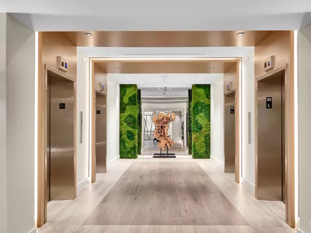 1-bedroom condo for sale in Miami Beach - 2301 Collins Avenue 1205 - MondialRealty