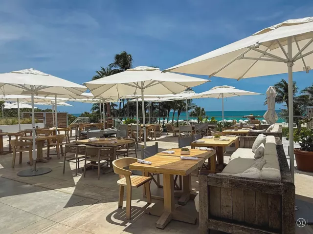 1-bedroom condo for sale in Miami Beach - 2301 Collins Avenue 1205 - MondialRealty