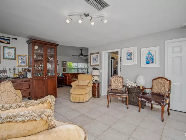 3-bedroom home for rent in Boca Raton - 7678 Solimar Circle - MondialRealty